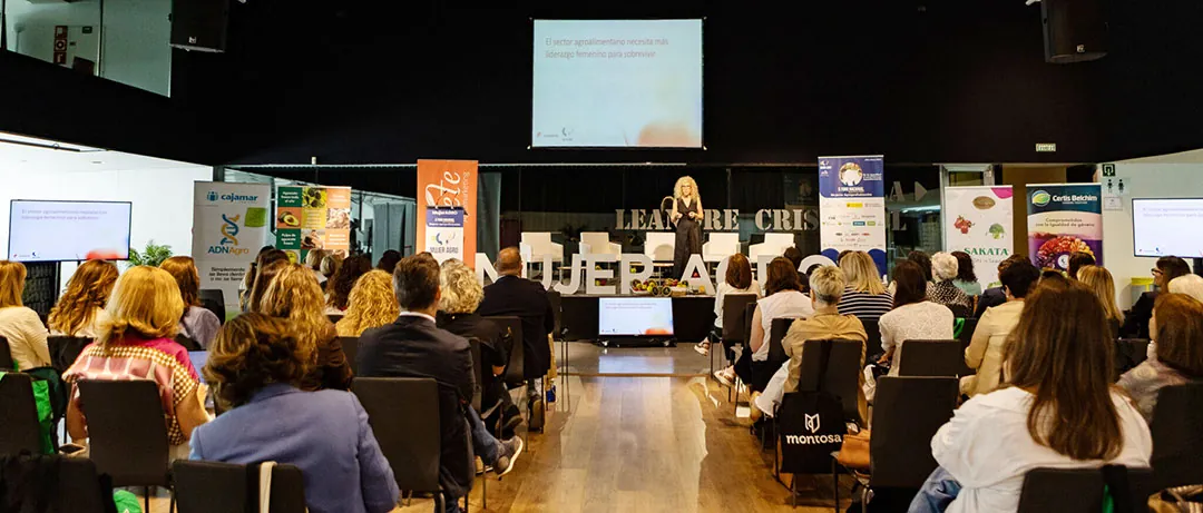 Asistentes del X Foro Nacional MujerAGRO en Lleida