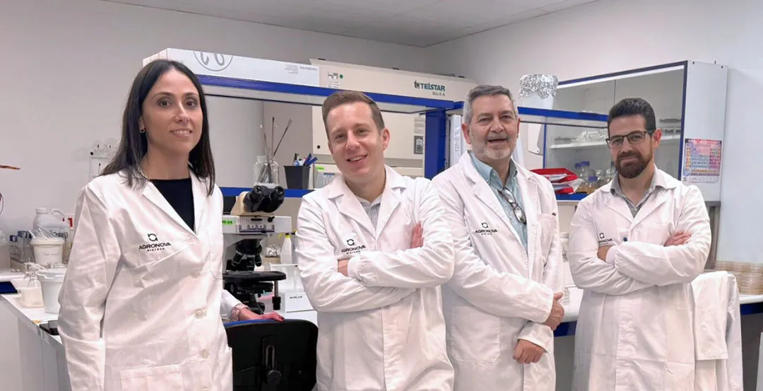 Equipo de Agronova Strain Bank