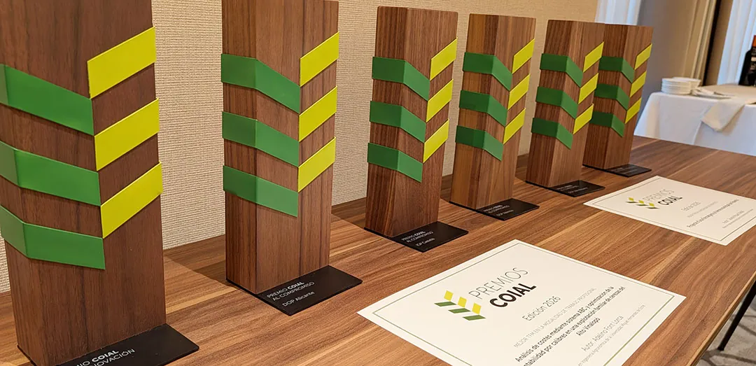 Estatuillas de los Premios COIAL 2026 Estatuillas de los Premios COIAL 2026
