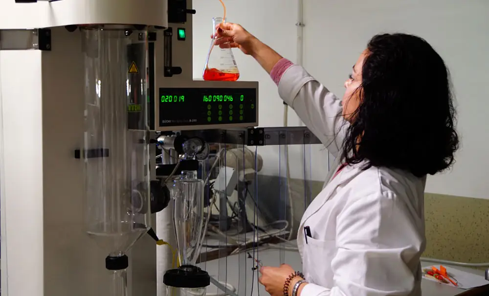 Investigando agronutrientes en la universidad