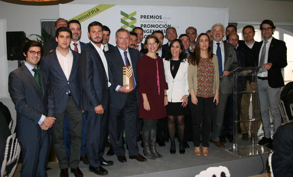 AEFA recibe el Premio Iniciativa y Desarrollo 
