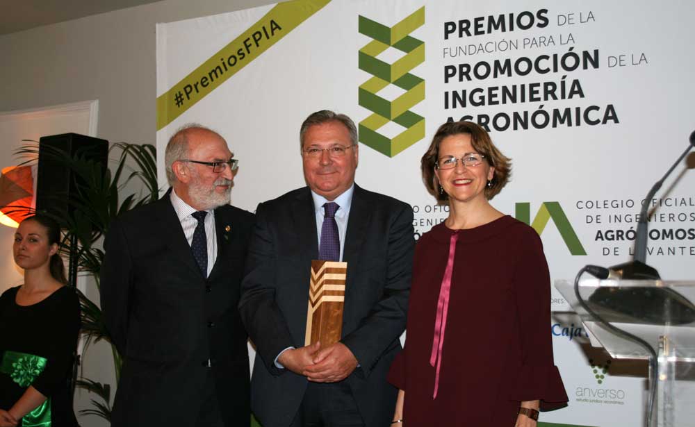 AEFA recibe el Premio Iniciativa y Desarrollo 